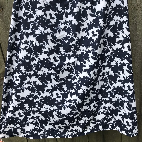 Women’s NY&Co Floral and Lace Cami Tank - Picture 3 of 13
